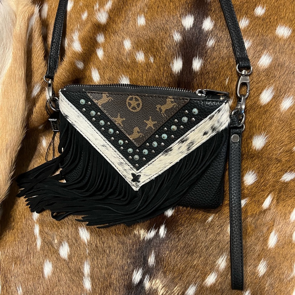 Montana West crossbody bag. Hair-on-hide trim and fringe trim. Let’s rodeo!